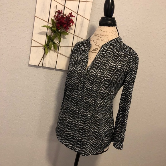 1[H&M] Medium black and white top 3/4 sleeve - Picture 2 of 4